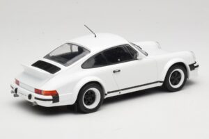 Porsche 911 SC GT Race Version IXO 1:18 18CMC007 Metall — Bild 2 von 6