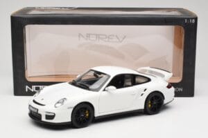 Porsche 911 GT2 997.1 Weiß Norev 1:18 187572 Metall — Bild 8 von 8