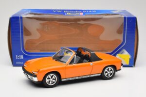 Porsche 914/6 Orange Revell 1:18 08864 Metall — Bild 8 von 8