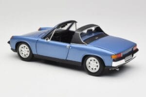 Porsche 914 Blau Revell 1:18 08975 Metall — Bild 7 von 8
