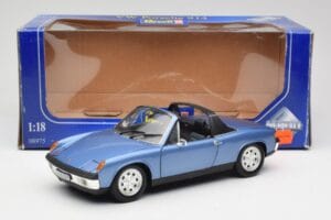 Porsche 914 Blau Revell 1:18 08975 Metall — Bild 8 von 8
