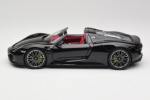 Porsche 918 Spyder Basalt Schwarz Metallic Minichamps 1:18 110062431 Metall — Bild 4 von 8