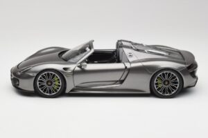 Porsche 918 Spyder Liquid Metal Silber Minichamps 1:18 110062430 Metall — Bild 4 von 8