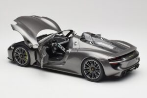 Porsche 918 Spyder Liquid Metal Silber Minichamps 1:18 110062430 Metall — Bild 5 von 8