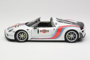 Porsche 918 Spyder Weissach Package Martini Minichamps 1:18 110062440 Metall — Bild 4 von 8