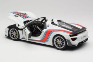 Porsche 918 Spyder Weissach Package Martini Minichamps 1:18 110062440 Metall — Bild 5 von 8