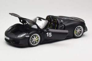 Porsche 918 Spyder Weissach Package Matt Black Minichamps 1:18 110062444 Metall — Bild 2 von 8