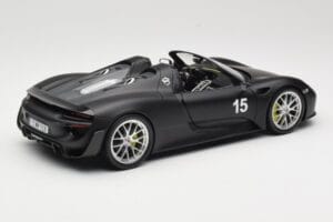 Porsche 918 Spyder Weissach Package Matt Black Minichamps 1:18 110062444 Metall — Bild 3 von 8