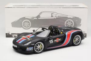 Porsche 918 Spyder Weissach Package Matt Black With Martini Stripes Minichamps 1:18 110062445 Metall — Bild 8 von 8