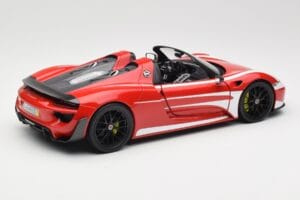 Porsche 918 Spyder Weissach Package Rot & Weiß Streifen Minichamps 1:18 110062442 Metall — Bild 4 von 9