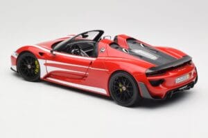 Porsche 918 Spyder Weissach Package Rot & Weiß Streifen Minichamps 1:18 110062442 Metall — Bild 8 von 9