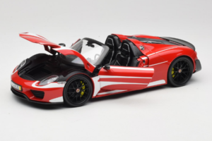 Porsche 918 Spyder Weissach Package Rot Weiß Streifen Minichamps 1:18 110062442-O1 Metall — Bild 2 von 8