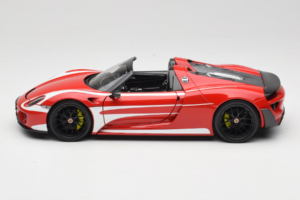 Porsche 918 Spyder Weissach Package Rot Weiß Streifen Minichamps 1:18 110062442-O1 Metall — Bild 4 von 8