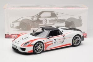 Porsche 918 Spyder Weissach Package Salzburg Minichamps 1:18 110062441 Metall — Bild 8 von 8