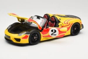 Porsche 918 Spyder Weissach Package Gelb Mit Streifen Minichamps 1:18 110062446 Metall — Bild 2 von 8