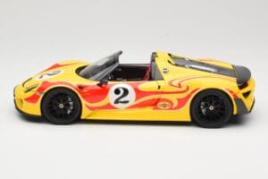 Porsche 918 Spyder Weissach Package Gelb Mit Streifen Minichamps 1:18 110062446 Metall — Bild 4 von 8