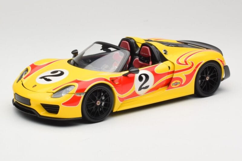 Porsche 918 Spyder Weissach Package Gelb Mit Streifen Minichamps 1:18 110062446 Metall