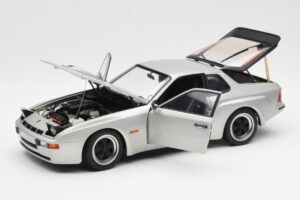 Porsche 924 Carrera GT Diamond Silber AUTOart 1:18 78002 Metall — Bild 2 von 8