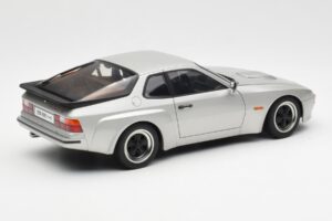Porsche 924 Carrera GT Diamond Silber AUTOart 1:18 78002 Metall — Bild 3 von 8