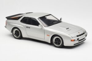 Porsche 924 Carrera GT Diamond Silber AUTOart 1:18 78002 Metall — Bild 6 von 8