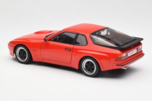 Porsche 924 Carrera GT Guards Rot AUTOart 1:18 78003 Metall — Bild 7 von 8