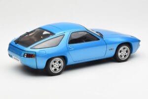Porsche 928 Blau AUTOart 1:18 77901 Metall — Bild 3 von 8