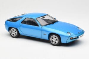Porsche 928 Blau AUTOart 1:18 77901 Metall — Bild 6 von 8