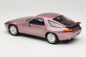 Porsche 928 S Cassis Red Metallic GT Spirit 1:18 GT524 Resin — Bild 5 von 6