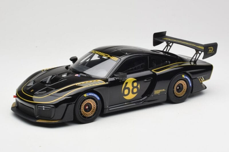 Porsche 935/19 Schwarz mit Goldenen Streifen Minichamps 1:18 155067568 Metall