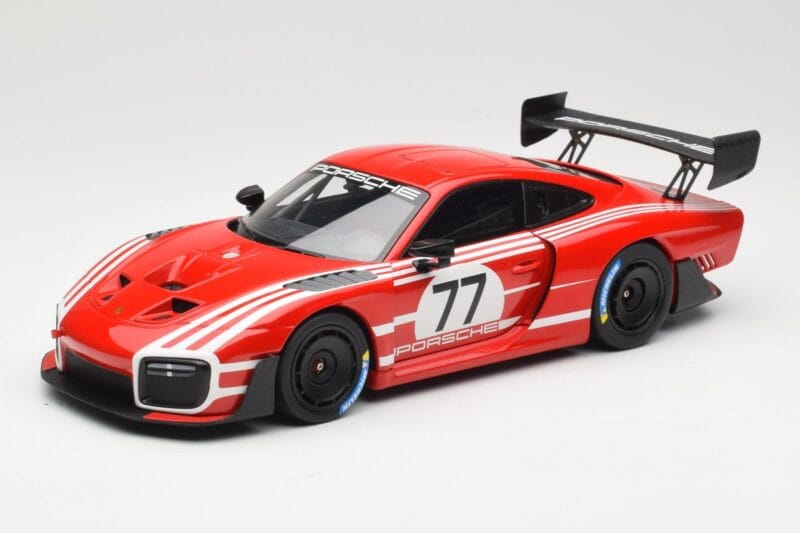 Porsche 935/19 Rot mit Weißen Streifen Minichamps 1:18 155067577 Metall