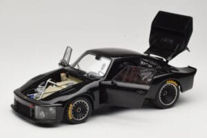 Porsche 935 Turbo Group 5 1976 Exoto 1:18 18101 Metall — Bild 2 von 8