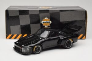 Porsche 935 Turbo Group 5 1976 Exoto 1:18 18101 Metall — Bild 8 von 8