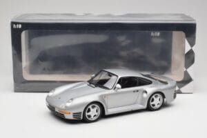 Porsche 959 Silber Metallic Minichamps 1:18 155066201 Metall — Bild 6 von 6
