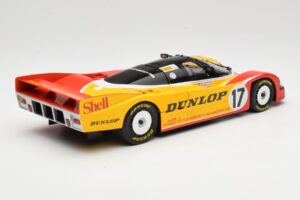 Porsche 962C Group C #17 D. Bell / H-J. Stuck / K. Ludwig 24 Hours of Le Mans 1988 Universal Hobbies 1:18 4704 Metall — Bild 3 von 8