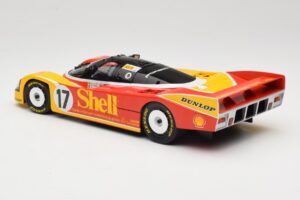 Porsche 962C Group C #17 D. Bell / H-J. Stuck / K. Ludwig 24 Hours of Le Mans 1988 Universal Hobbies 1:18 4704 Metall — Bild 7 von 8