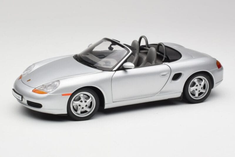 Porsche Boxster 986 Cabriolet Arctic Silber Metallic UT Models 1:18 27852 Metall