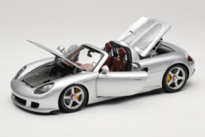 Porsche Carrera GT Silver Metallic Minichamps 1:18 WAP02103014 Metall — Bild 2 von 8