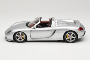 Porsche Carrera GT Silver Metallic Minichamps 1:18 WAP02103014 Metall — Bild 4 von 8
