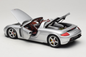 Porsche Carrera GT Silver Metallic Minichamps 1:18 WAP02103014 Metall — Bild 5 von 8