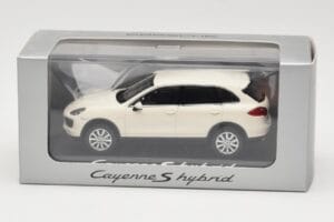 Porsche Cayenne 958 S Hybrid Weiß Minichamps 1:43 WAP0200040B Metall — Bild 4 von 4