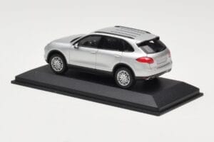 Porsche Cayenne 958 Silber Minichamps 1:43 WAP0200020B Metall — Bild 3 von 4