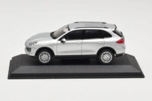 Porsche Cayenne 958 Silber Minichamps 1:43 WAP0200020B Metall