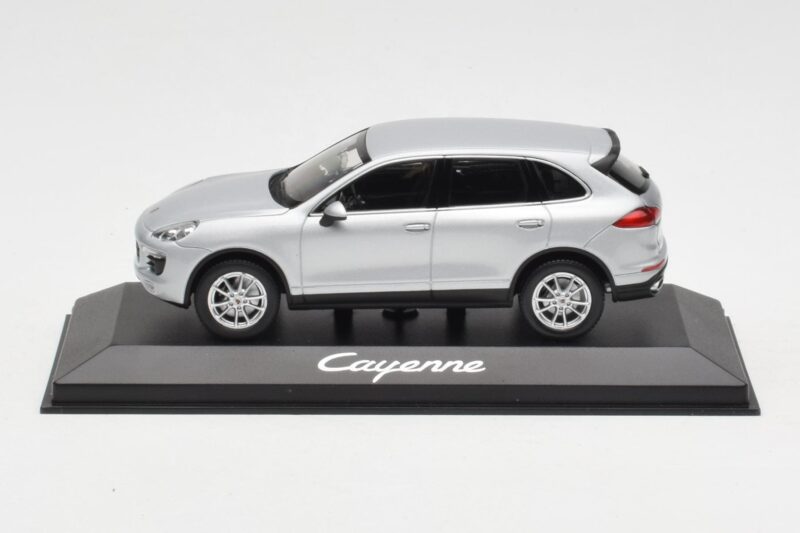 Porsche Cayenne 958 Silber Minichamps 1:43 WAP0200020E Metall