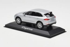 Porsche Cayenne 958 Silber Minichamps 1:43 WAP0200020E Metall — Bild 3 von 4