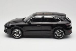 Porsche Cayenne 958 Turbo S Schwarz Minichamps 1:18 155066070 Metall — Bild 3 von 6