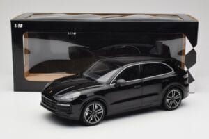 Porsche Cayenne 958 Turbo S Schwarz Minichamps 1:18 155066070 Metall — Bild 6 von 6