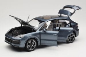 Porsche Cayenne 958 Turbo S Blue Metallic Minichamps 1:18 110066070 Metall — Bild 2 von 8