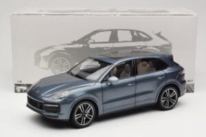 Porsche Cayenne 958 Turbo S Blue Metallic Minichamps 1:18 110066070 Metall — Bild 8 von 8