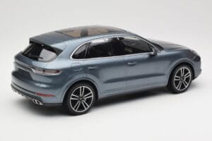 Porsche Cayenne 958 Turbo S Blue Metallic Minichamps 1:18 155066071 Metall — Bild 2 von 6