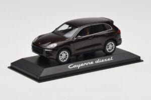Porsche Cayenne 958 Diesel Acajou Brown Minichamps 1:43 WAP0200030E Metall — Bild 2 von 4